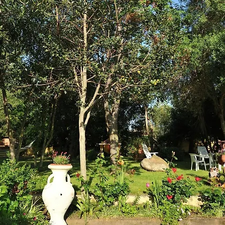 לינה וארוחת בוקר Is Murdegus Tortolì