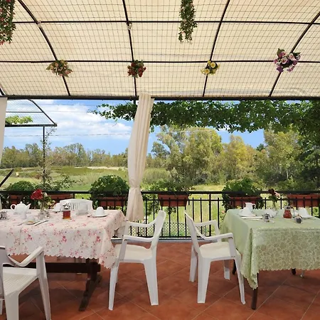 לינה וארוחת בוקר Is Murdegus 3*