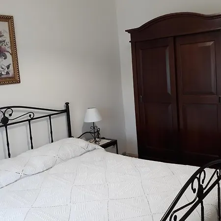 Is Murdegus לינה וארוחת בוקר 3*