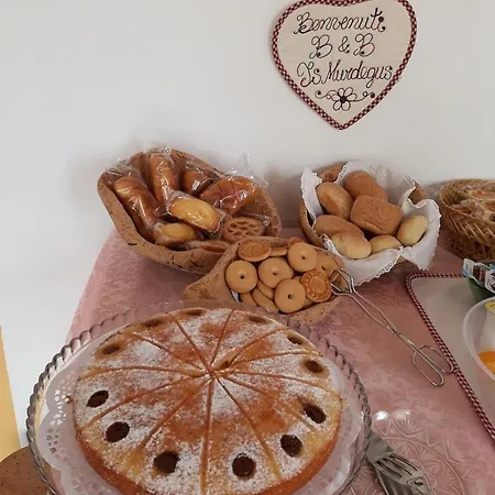 Is Murdegus לינה וארוחת בוקר